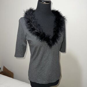 VTG USA 80s Black Feather V Neckline Gray Top Shirt Blouse Stretch 3/4 Sleeves